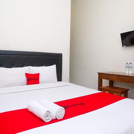 Reddoorz Syariah Near Pakuwon Mall Jogja Kejayan Exterior photo